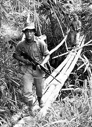 Gurkhas auf Patrouille in Sarawak